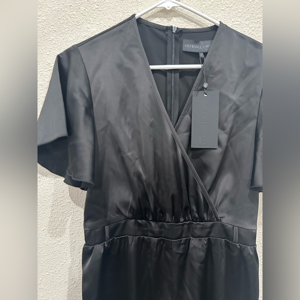 Kendall + Kyleigh black elegant jumpsuit size M NWT missing belt - Picture 2 of 4
